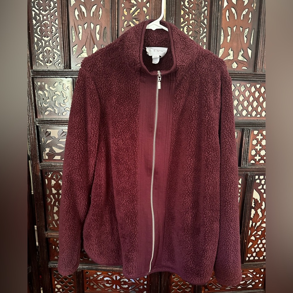 Cozy Livi active fleece in rich burgundy, 14/16.